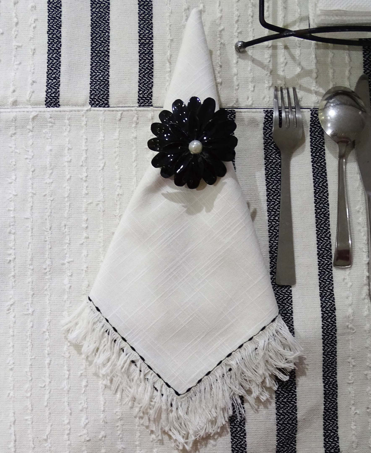Vibhsa Embroidered Cotton Napkins (Set of 4), photo 6