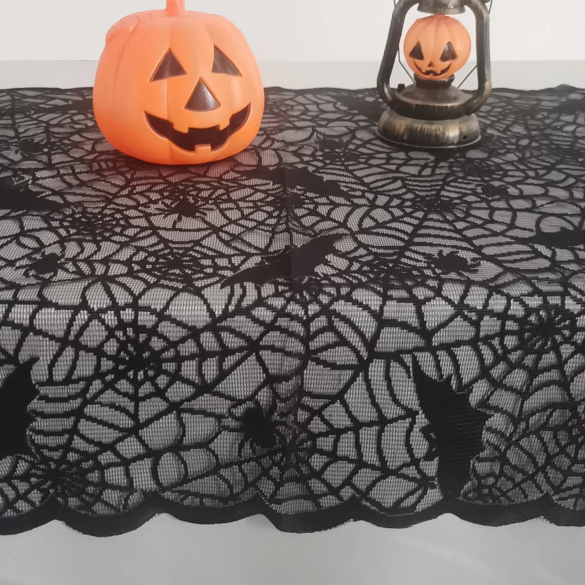 The Spiderweb Lace Tablecloth, photo 3