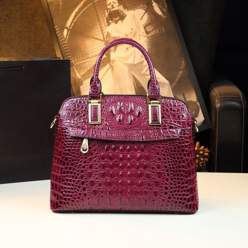 The Croc-Embossed Leather Tote, photo 2