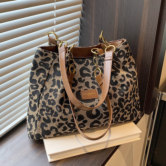 The Wild Weekend Tote