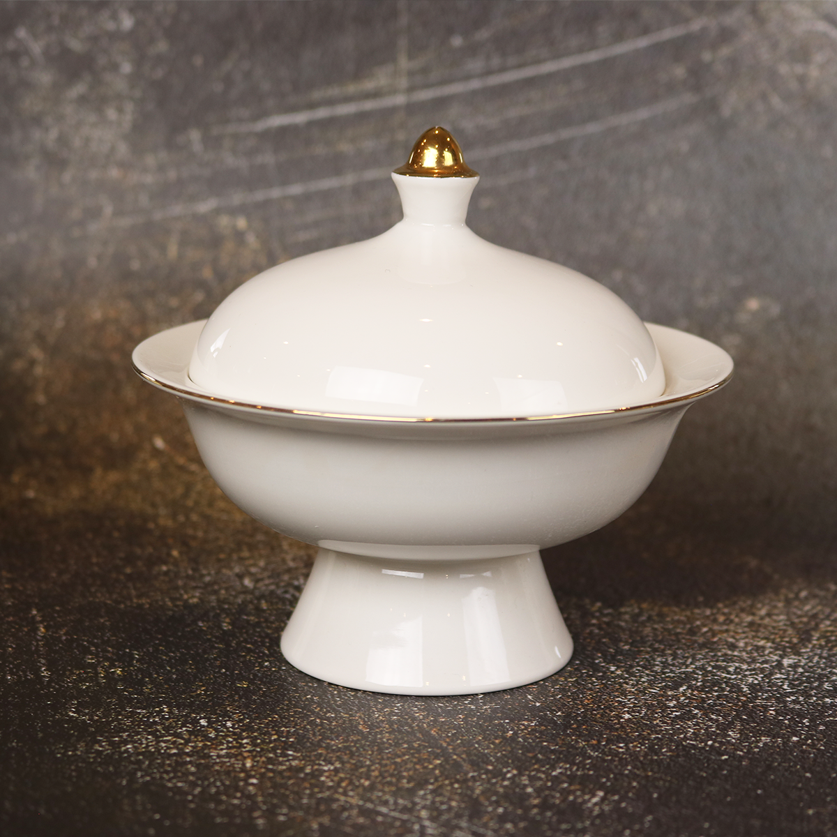 White Versaille Soup Bowls with Lids (Set of 4), photo 3
