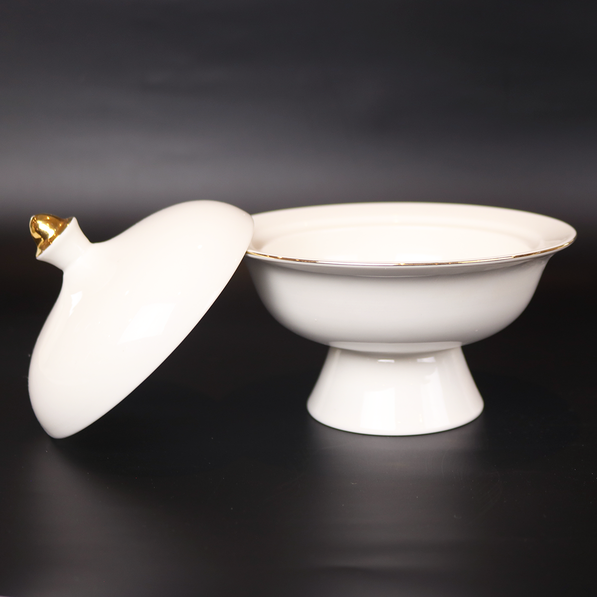 White Versaille Soup Bowls with Lids (Set of 4), photo 2